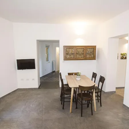 Apartment Casa Lea Castelveccana